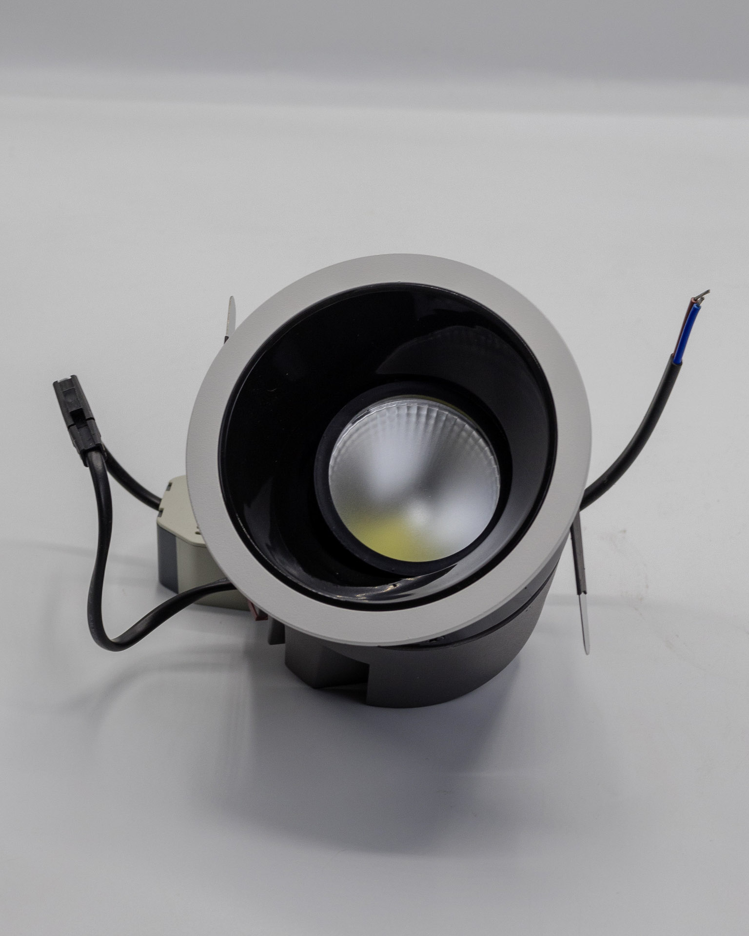 AFEPRODUCTS-21 Spotlight DL004 10W 3in1 - Image 1